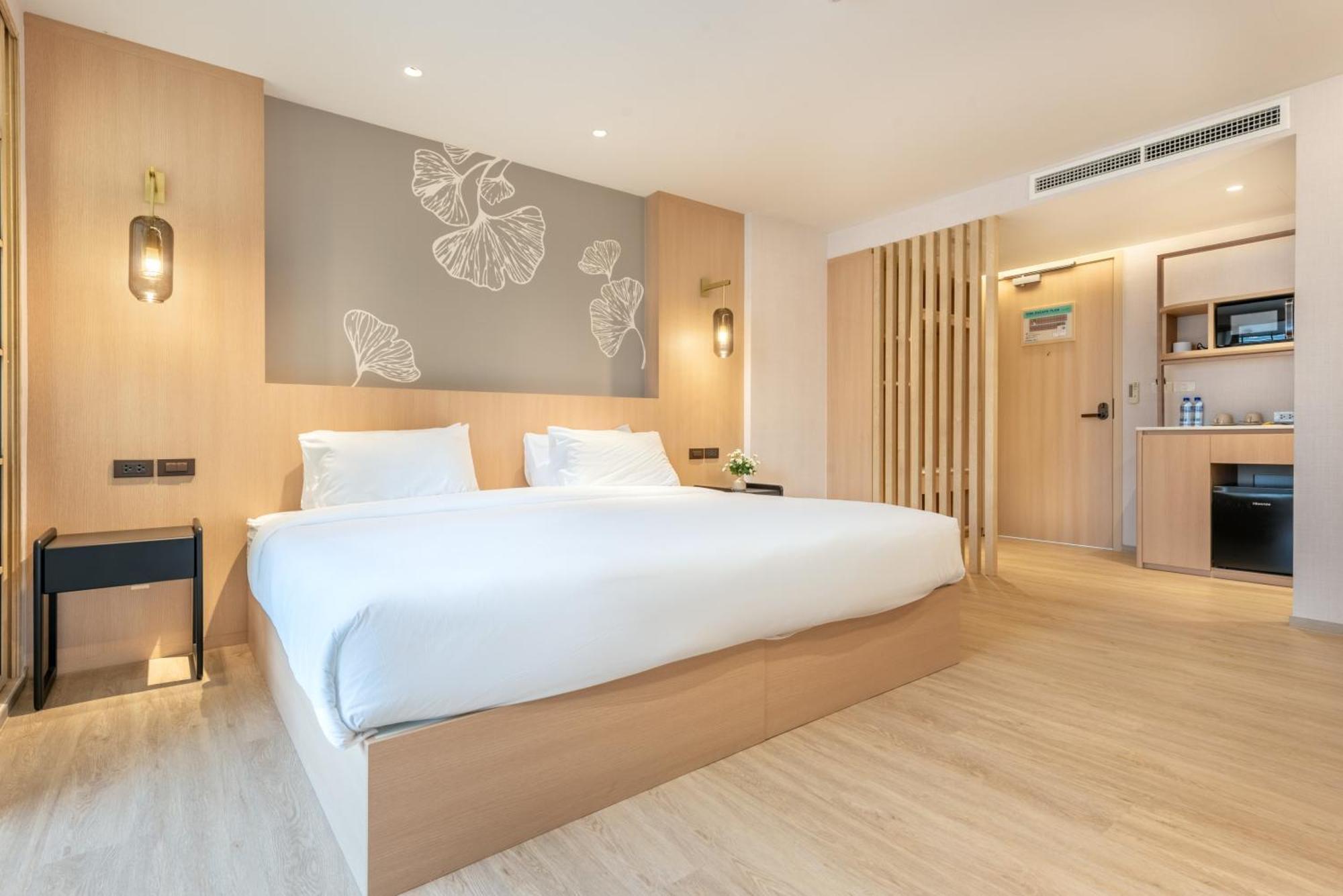 Salaya One Hotel & Service Apartment Exterior photo