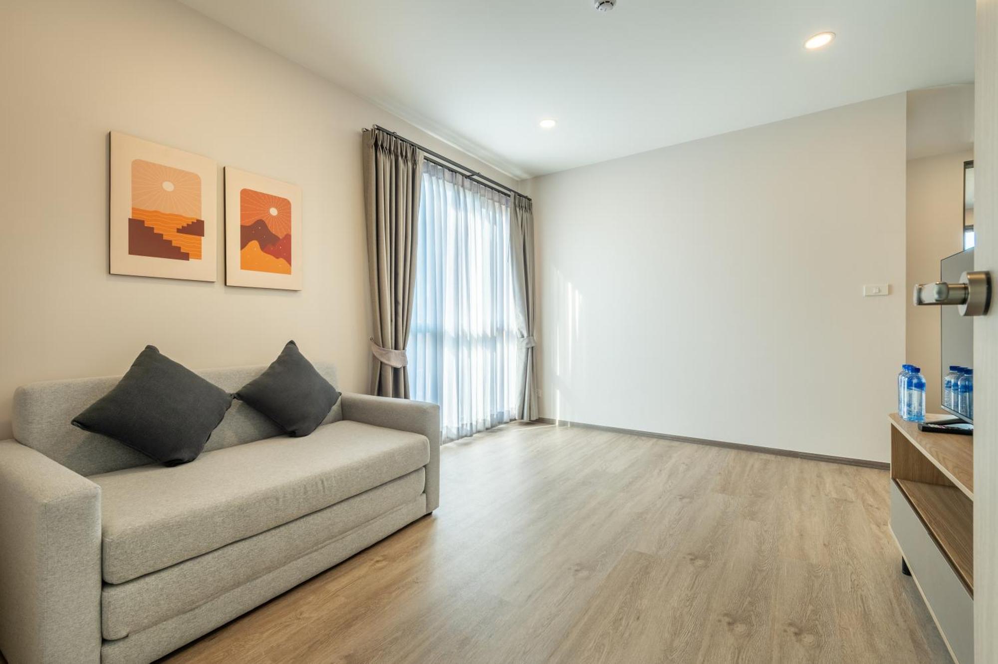 Salaya One Hotel & Service Apartment Exterior photo