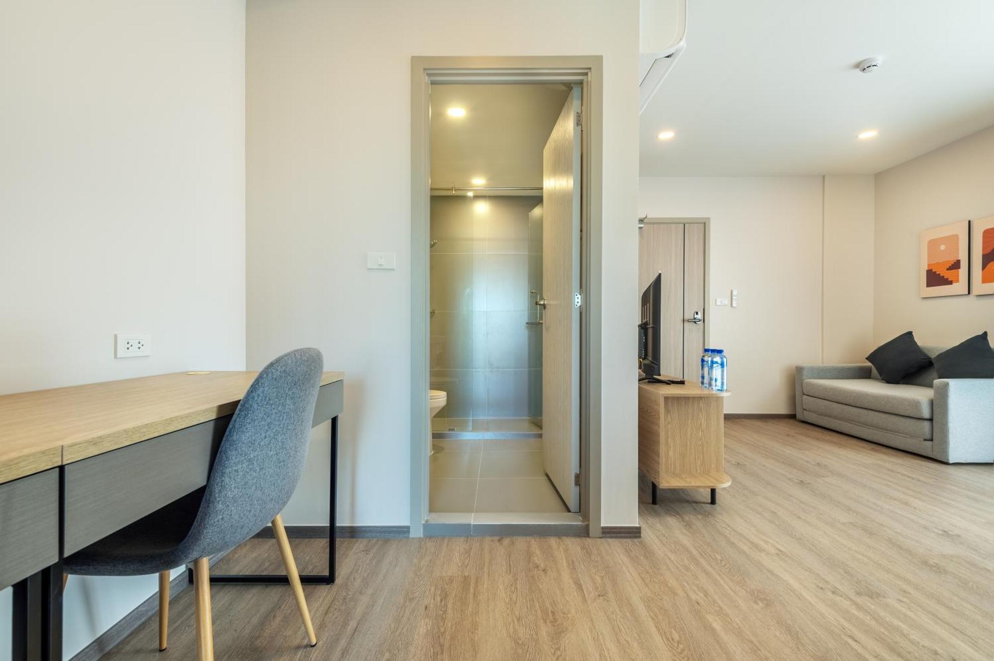 Salaya One Hotel & Service Apartment Exterior photo