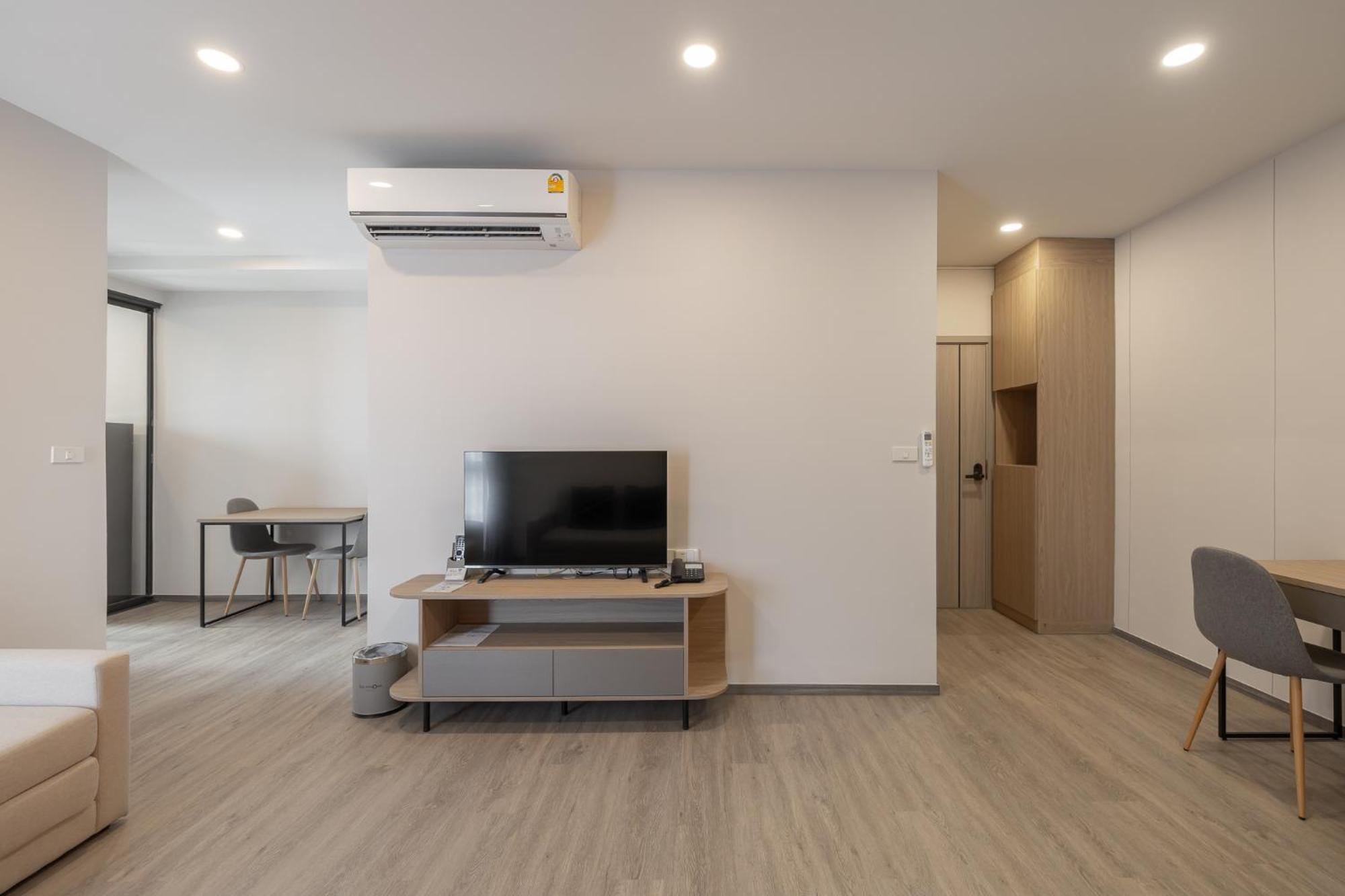 Salaya One Hotel & Service Apartment Exterior photo