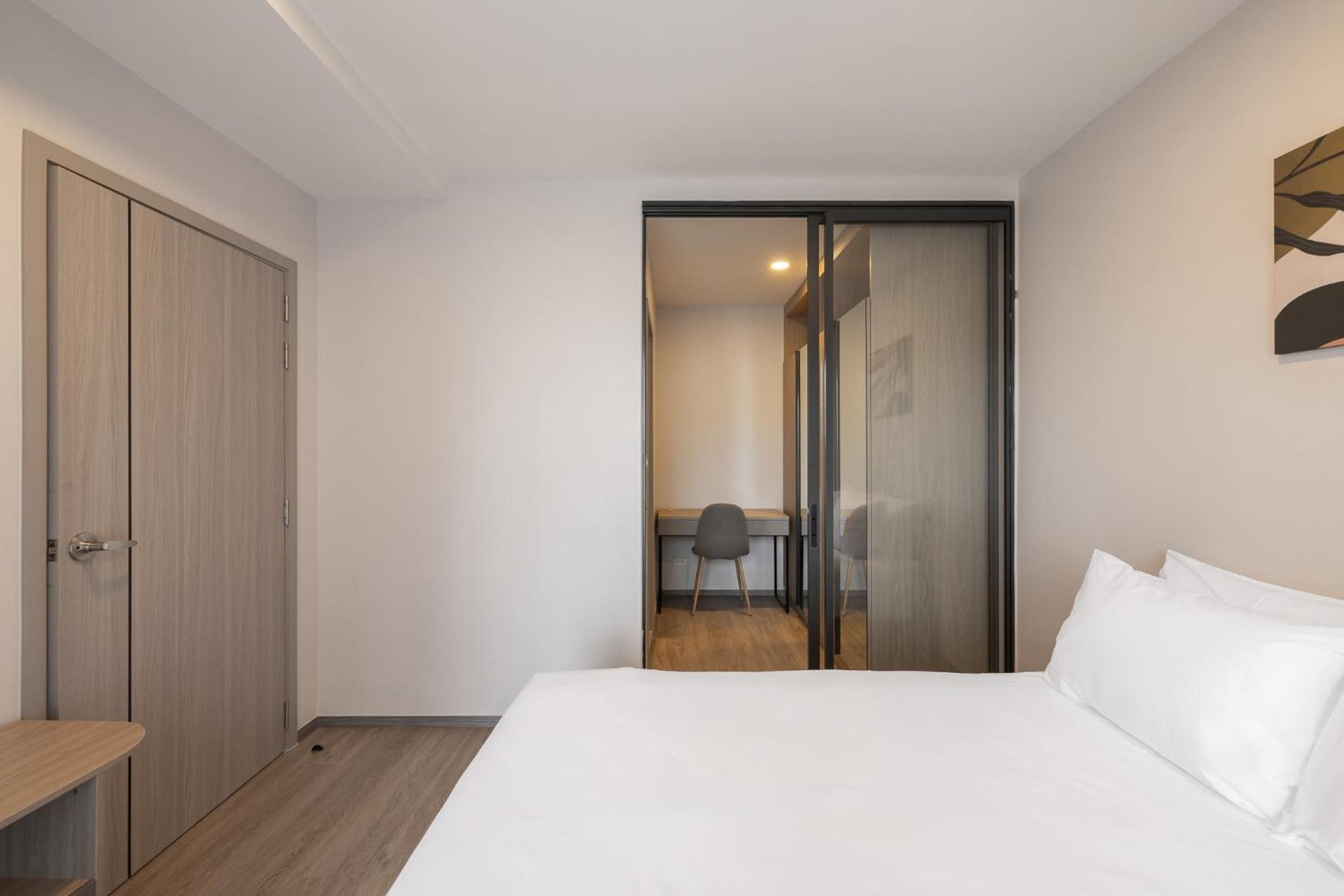 Salaya One Hotel & Service Apartment Exterior photo
