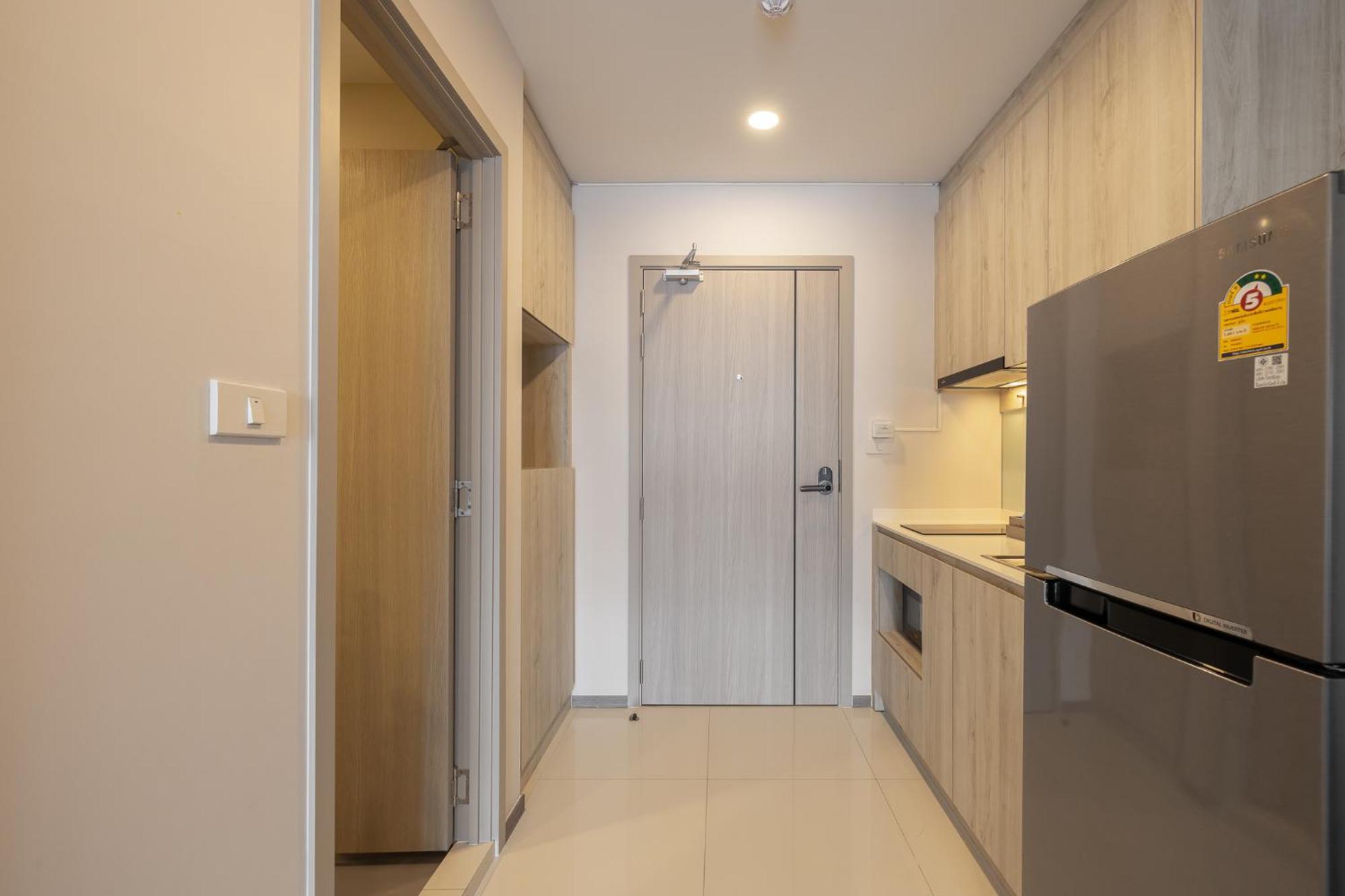 Salaya One Hotel & Service Apartment Exterior photo
