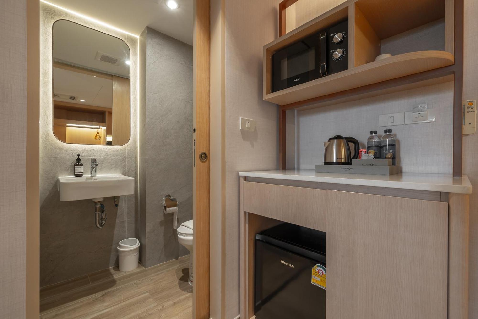 Salaya One Hotel & Service Apartment Exterior photo