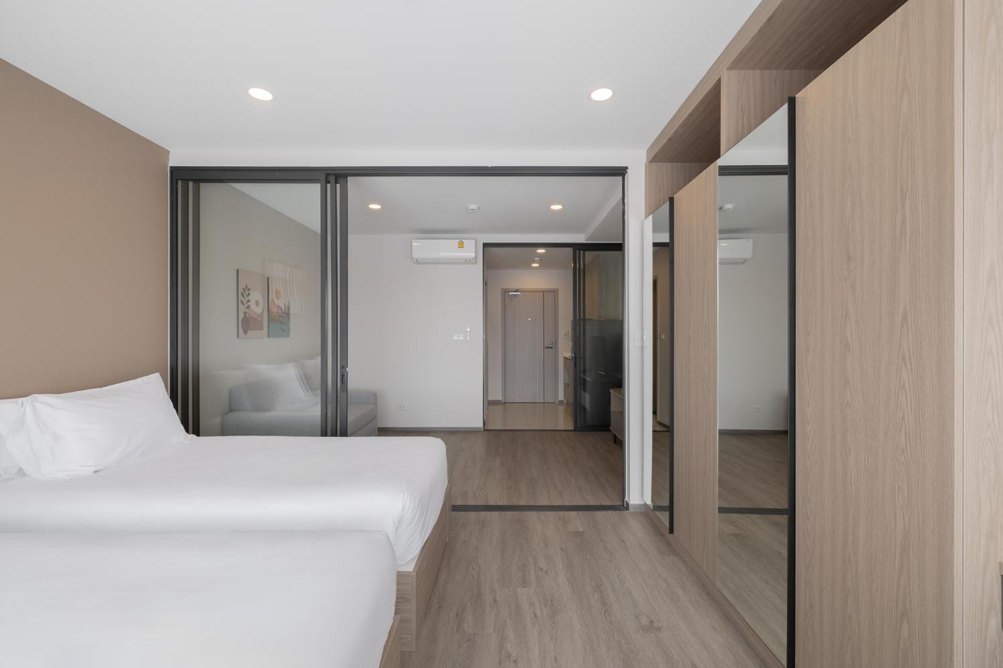 Salaya One Hotel & Service Apartment Exterior photo